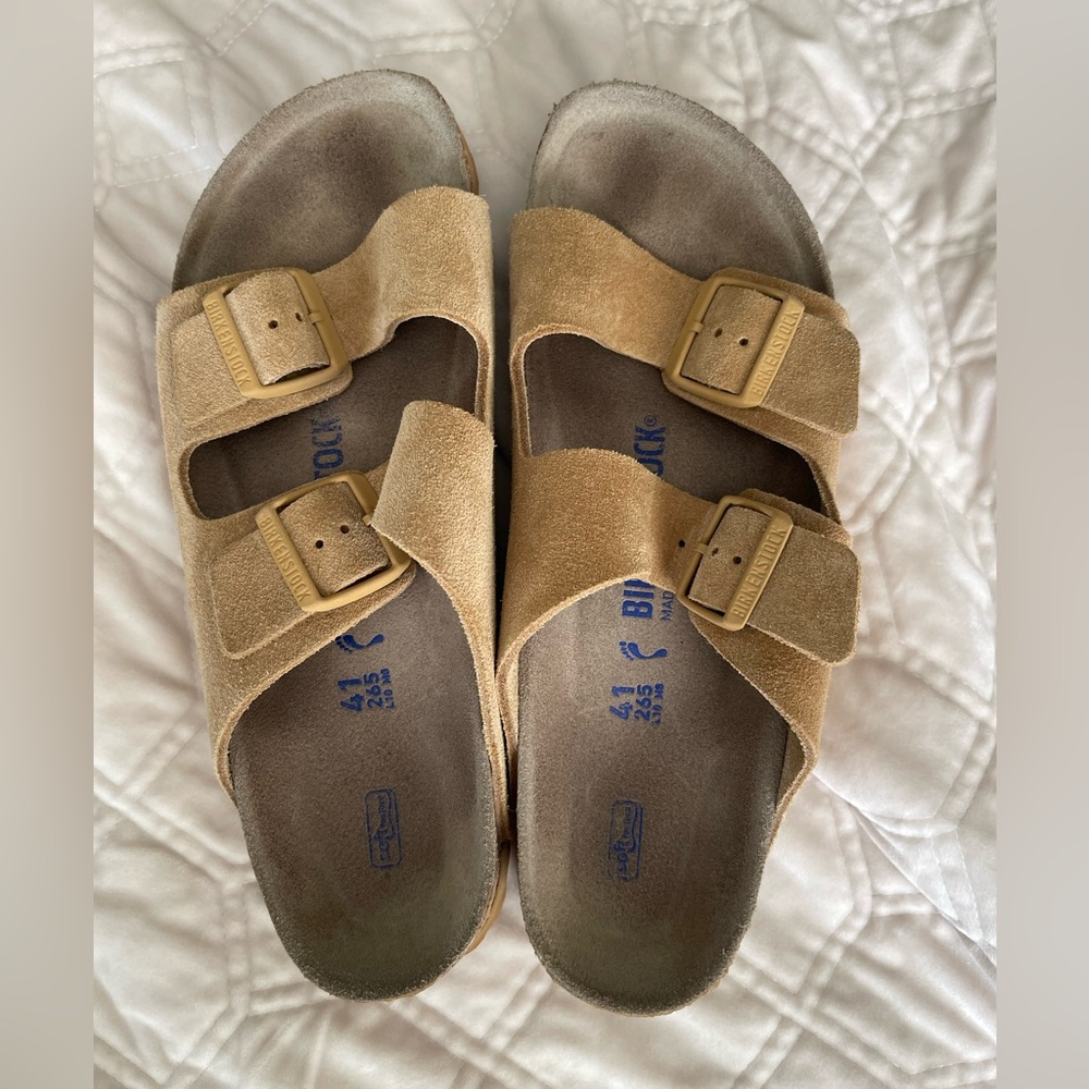 EUC Birkenstock Arizona Soft Footbed Sandals in Latte Cream size 41